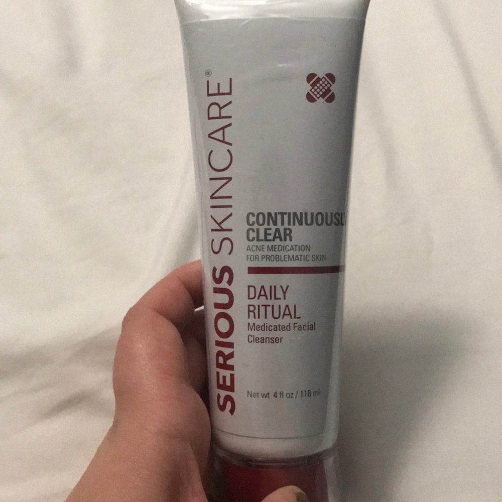 🎄🌲 Serious Skincare Countinuously Clear
